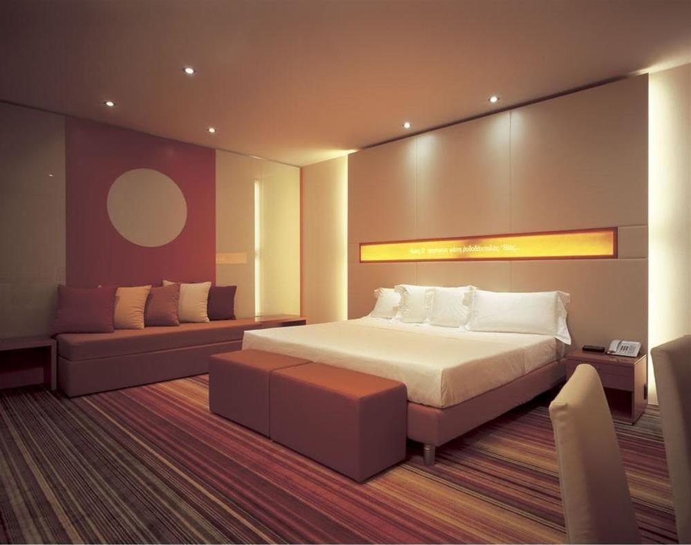 ยูเอ็นเอโฮเต็ล โบโลญญา เชนโตร Hotel ภายนอก รูปภาพ